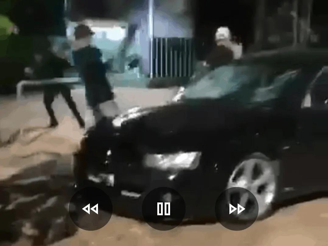 Ute smashing 4:3 Youths smashing a ute in Palmerson
