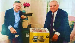 Chief Minister Michael Gunner and Prime Minister Scott Morrison and beer