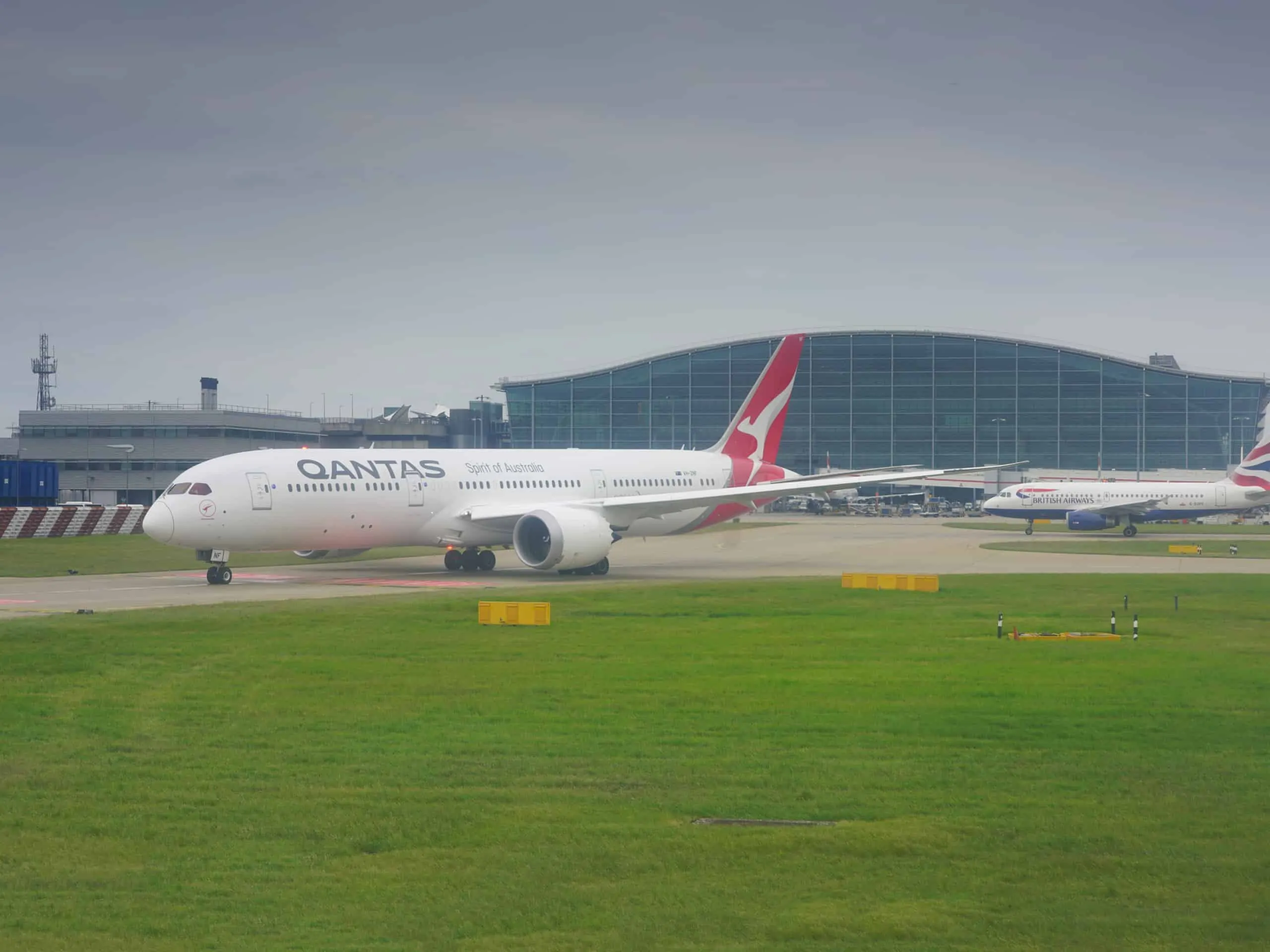 Quantas Heathrow 43