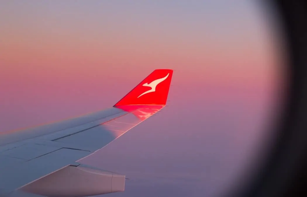 First batch of Australian repatriates from London land in Darwin as Feds eye more flights