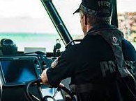 Two rescued after boat capsizes off Dundee Beach