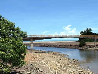 Rapid Creek footbridge Cropped