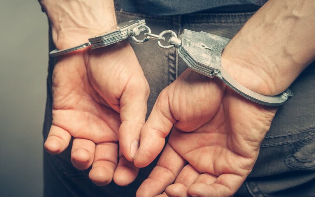 Man charged for allegedly hitting flight attendant