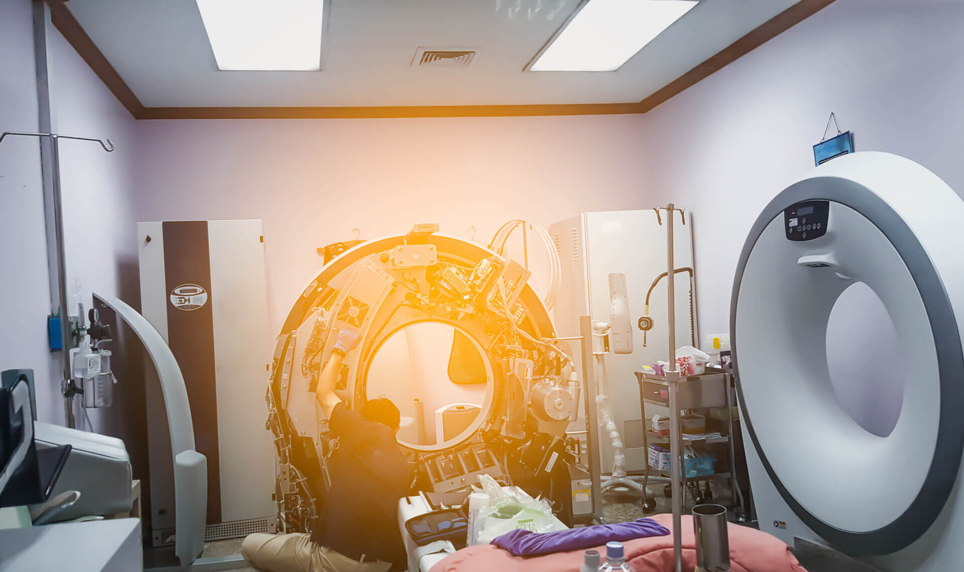 Maintenance,Engineer,Repairing,And,Checking,Ct,Scanner,Machine,In,The