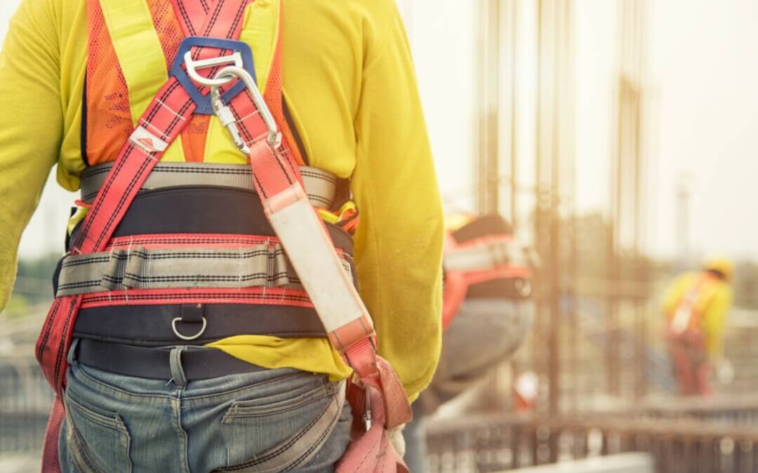 Industry ‘ignoring the risk of falls’ as two Territorians injured at work: NT WorkSafe
