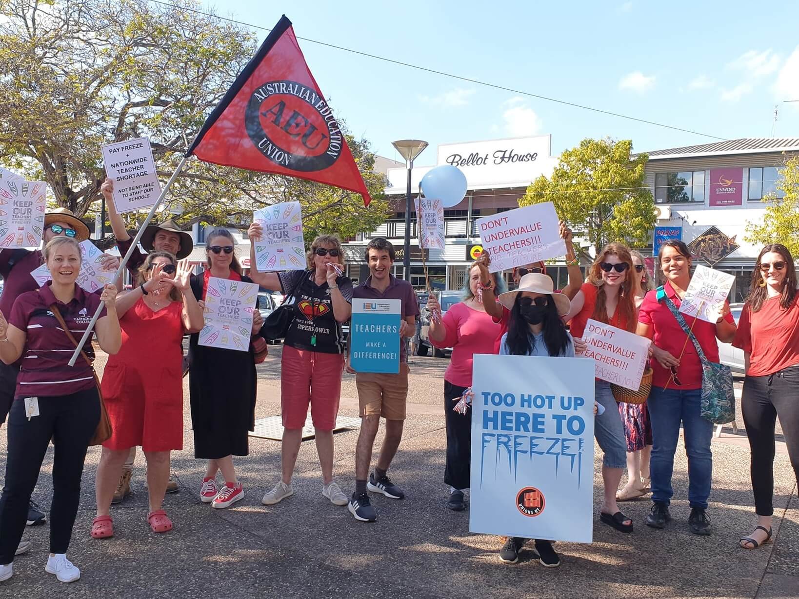 Darwin teachers strike Cropped