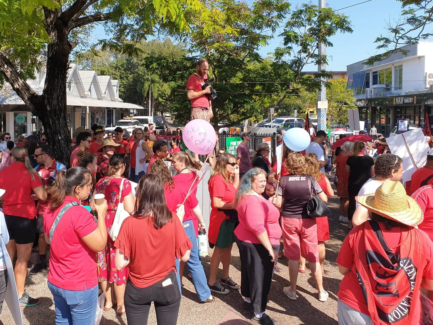 Unions NT strike pic Cropped