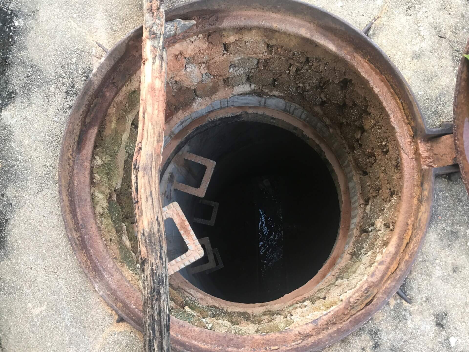 septic tank pic Cropped