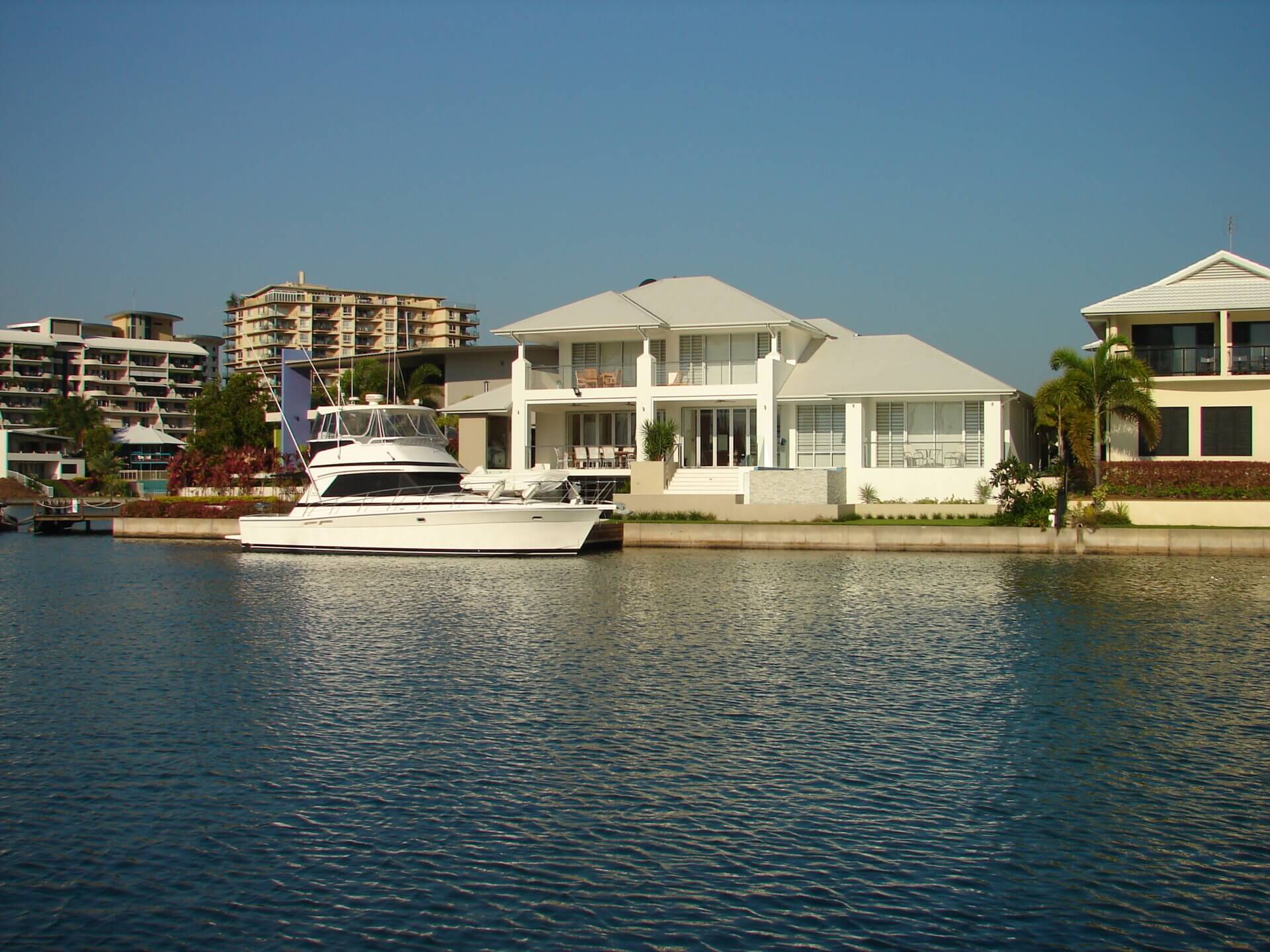 Power,Boat,&,Resorts