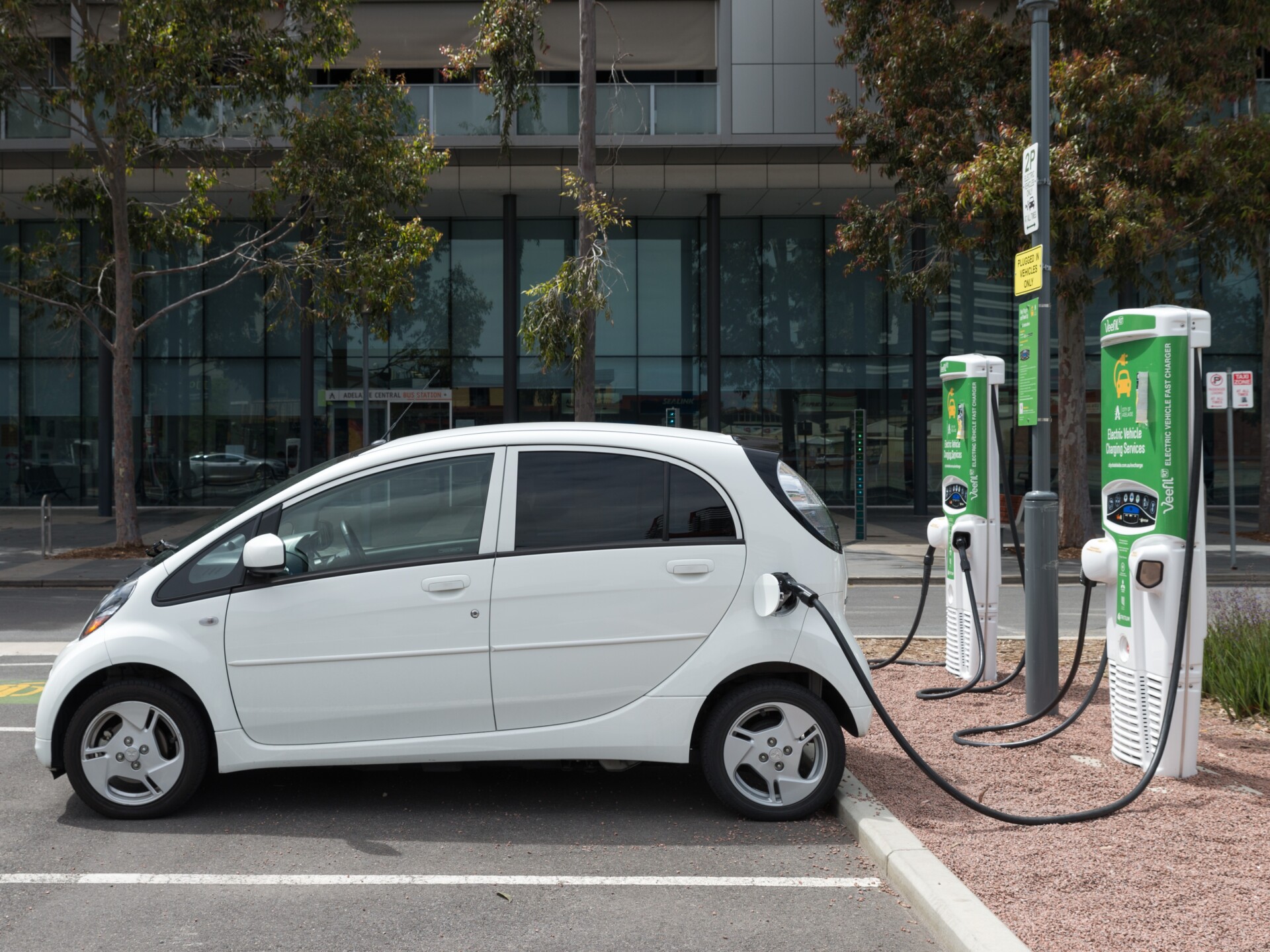 EV CHARGE PIC Cropped