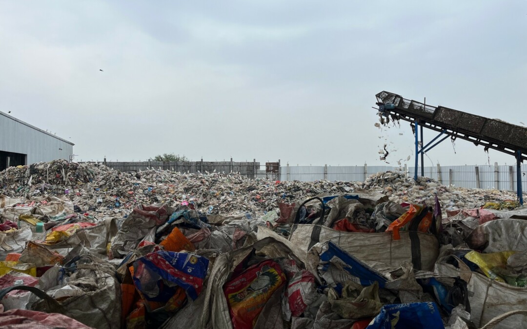 New study calculates the costs of removing rubbish from remote NT communities