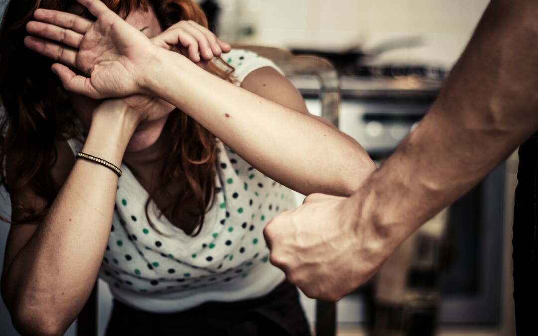 Domestic violence specialists to work from police station in trial