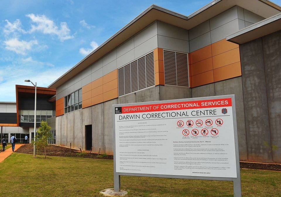 Prisoners to be used to clean up Darwin under deal with the council