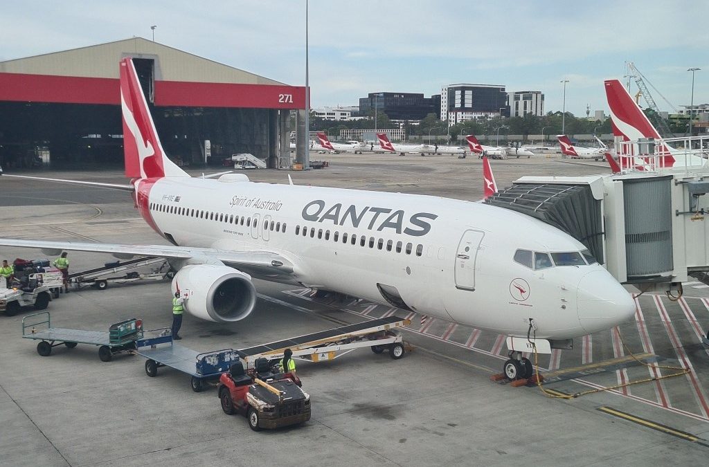 Qantas cuts NT flights, citing Darwin Airport tarmac upgrade and lower demand