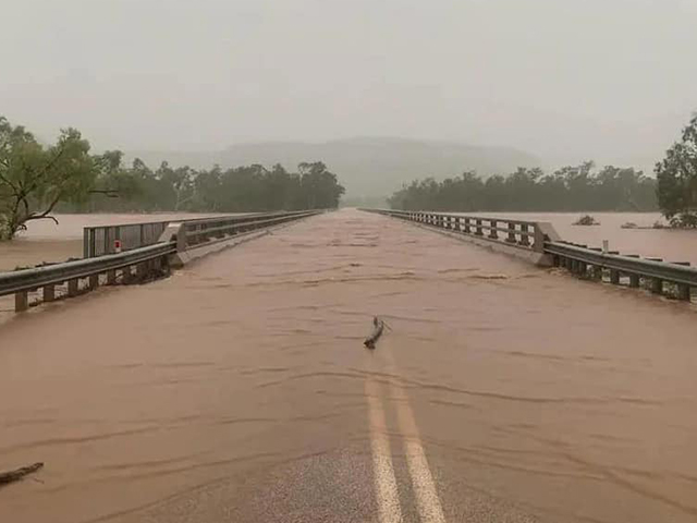 Stuart Highway-Flood-Pic: Victoria River Roadhouse