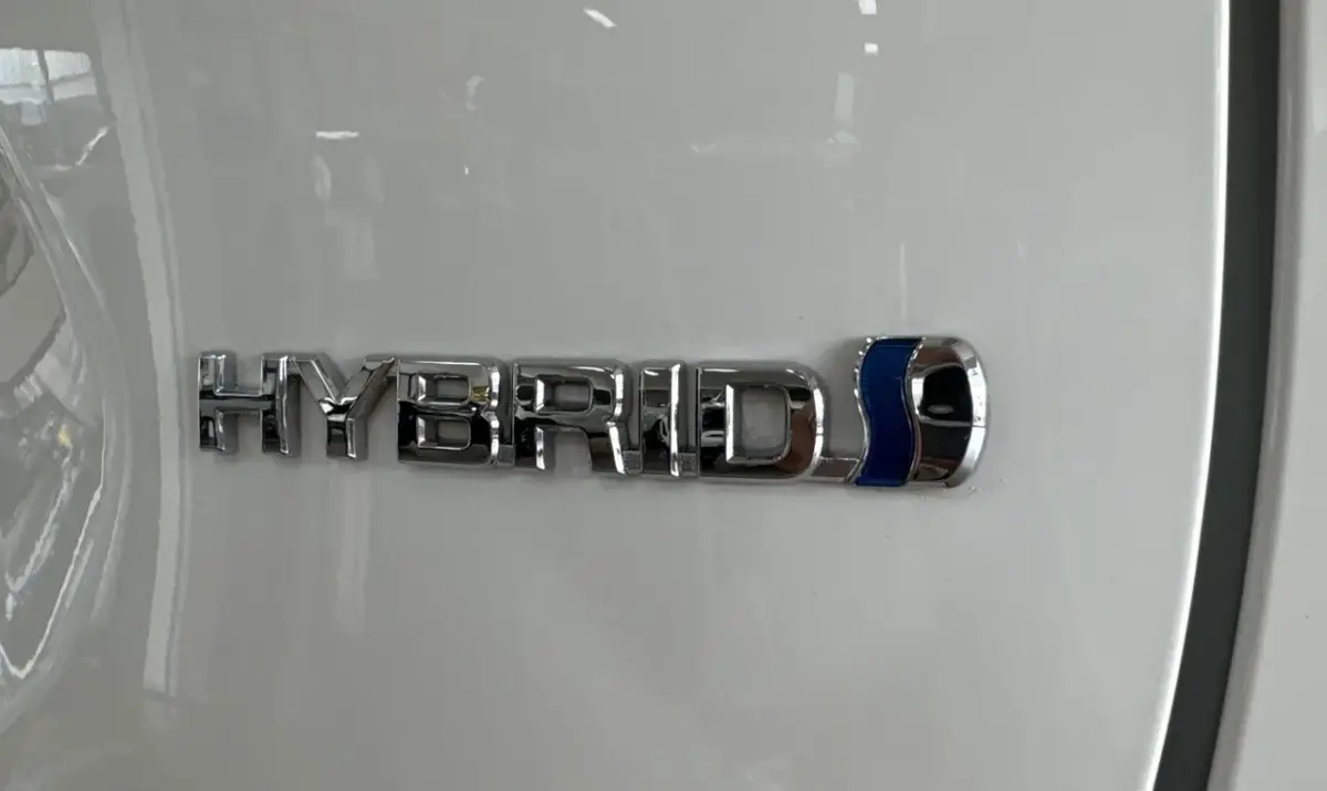 2020-Toyota-RAV4-Axah52R-GX-2WD-White-6-Speed-Constant-Variable-Wagon-Hybrid-10